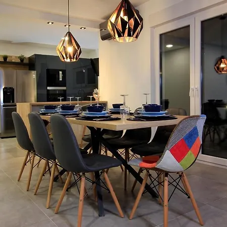 Ctma231/ Modern Decorated With Private Pool Vila