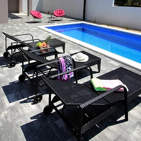 Ctma231/ Modern Decorated With Private Pool * Makarská