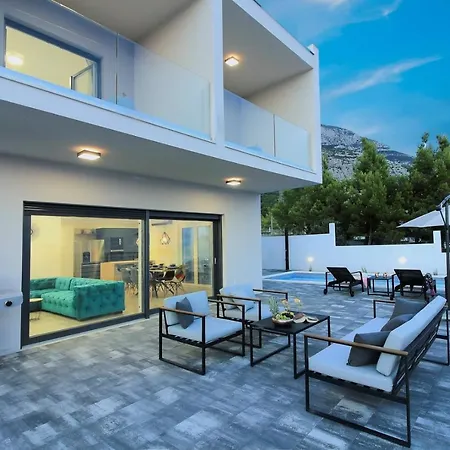 Ctma231/ Modern Decorated With Private Pool *